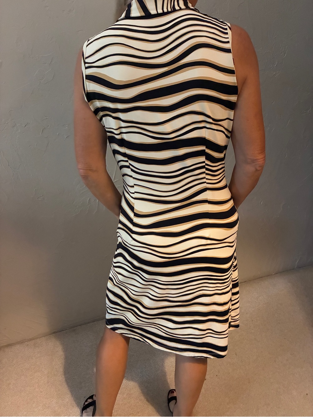 J. McLaughlin Black and White Wave-Stripe Sleeveless Dress